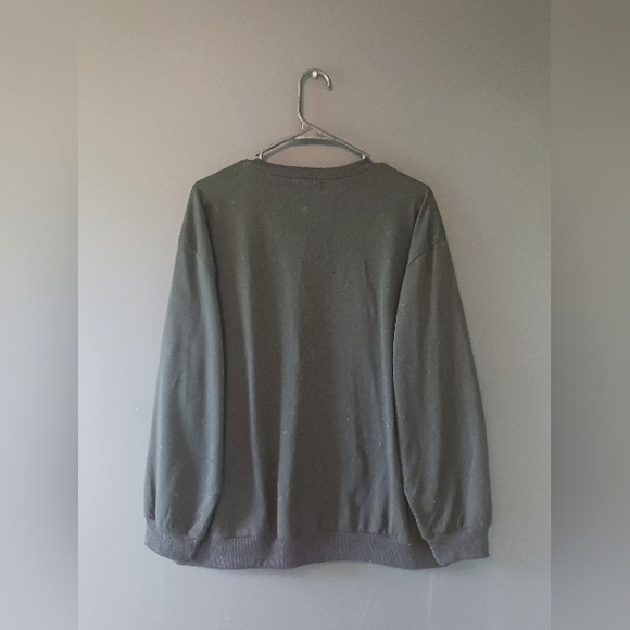 ROMWE LARGE BLACK AND WHITE WOMEN'S SWEATER 🦋 - Picture 2 of 3